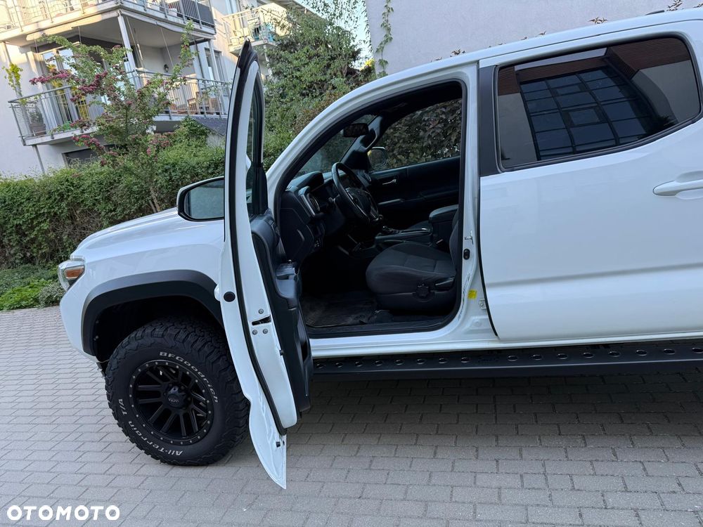 Toyota Tacoma - 7