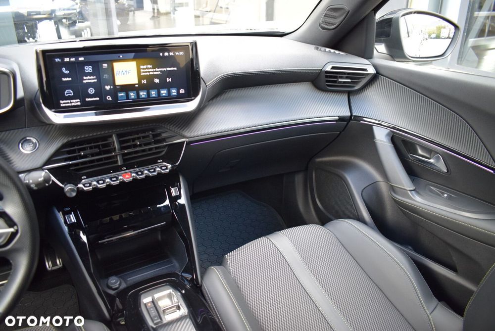 Peugeot 2008 1.2 PureTech GT S&S EAT8 - 17