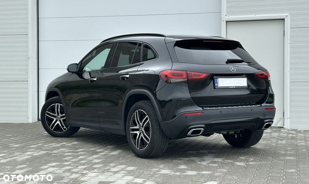 Mercedes-Benz GLA 200 4-Matic Progressive - 11