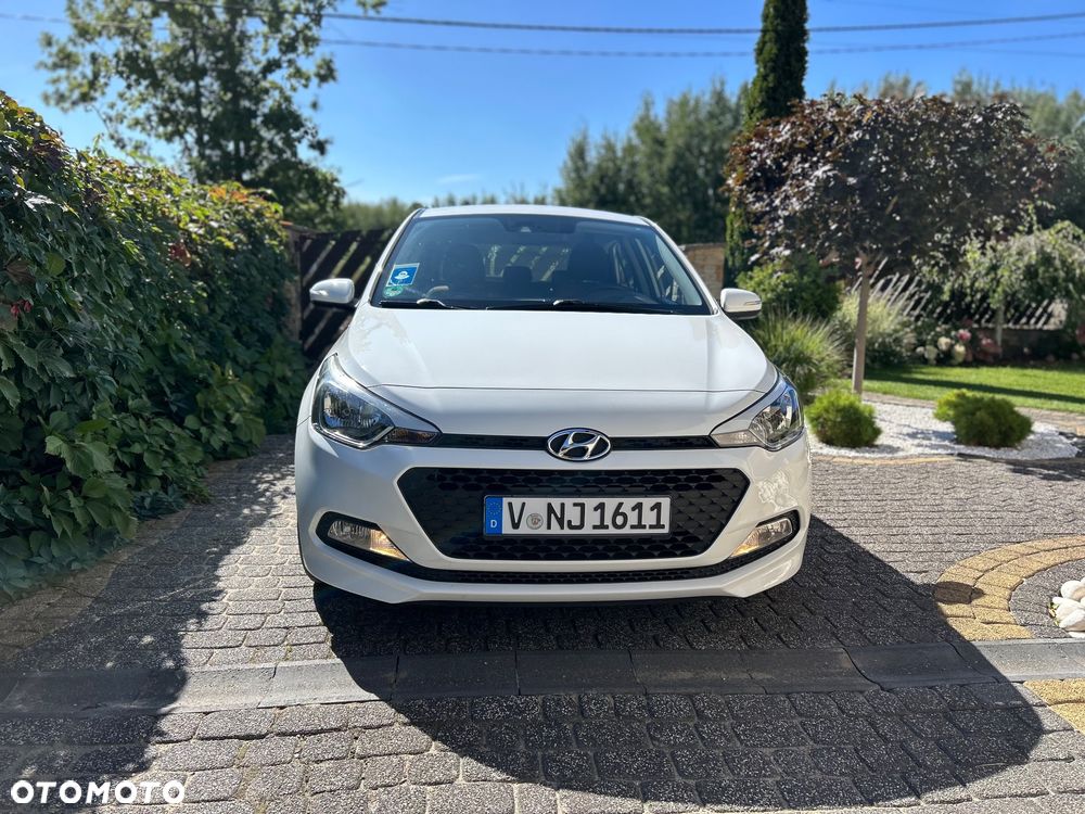 Hyundai i20 blue 1.2 Trend - 9