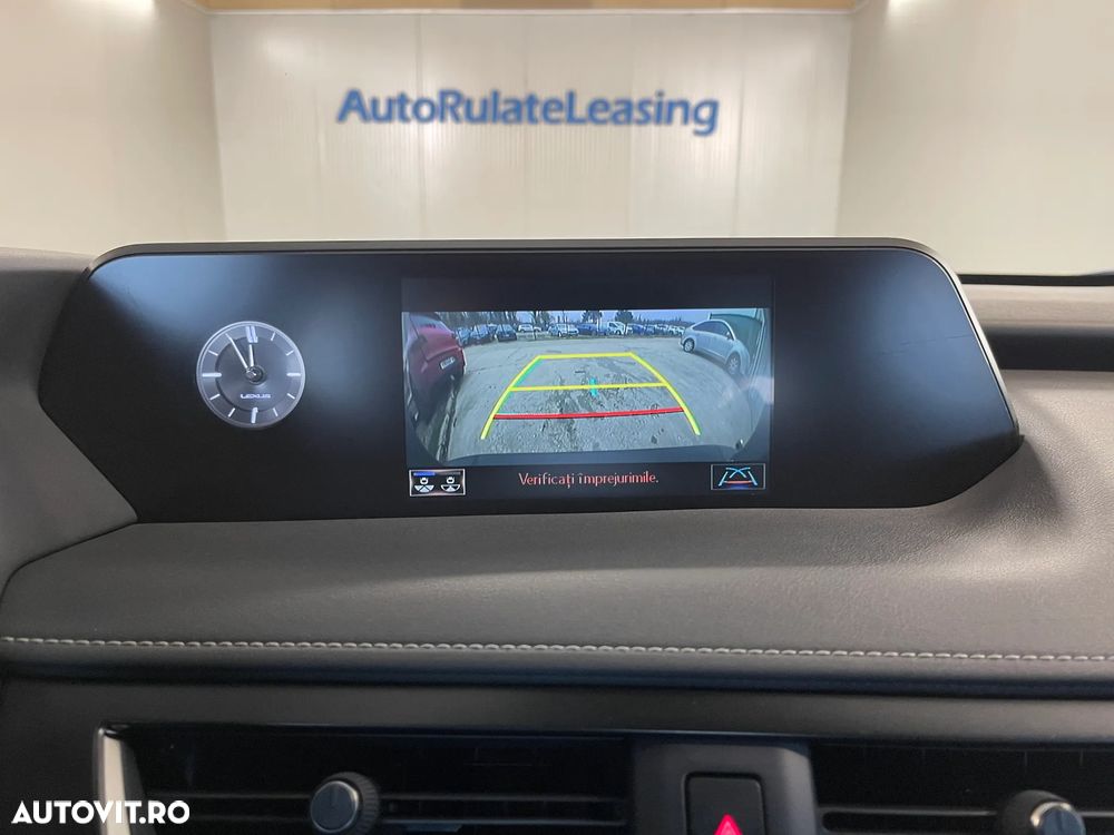 Lexus UX 250h Business Edition - 13