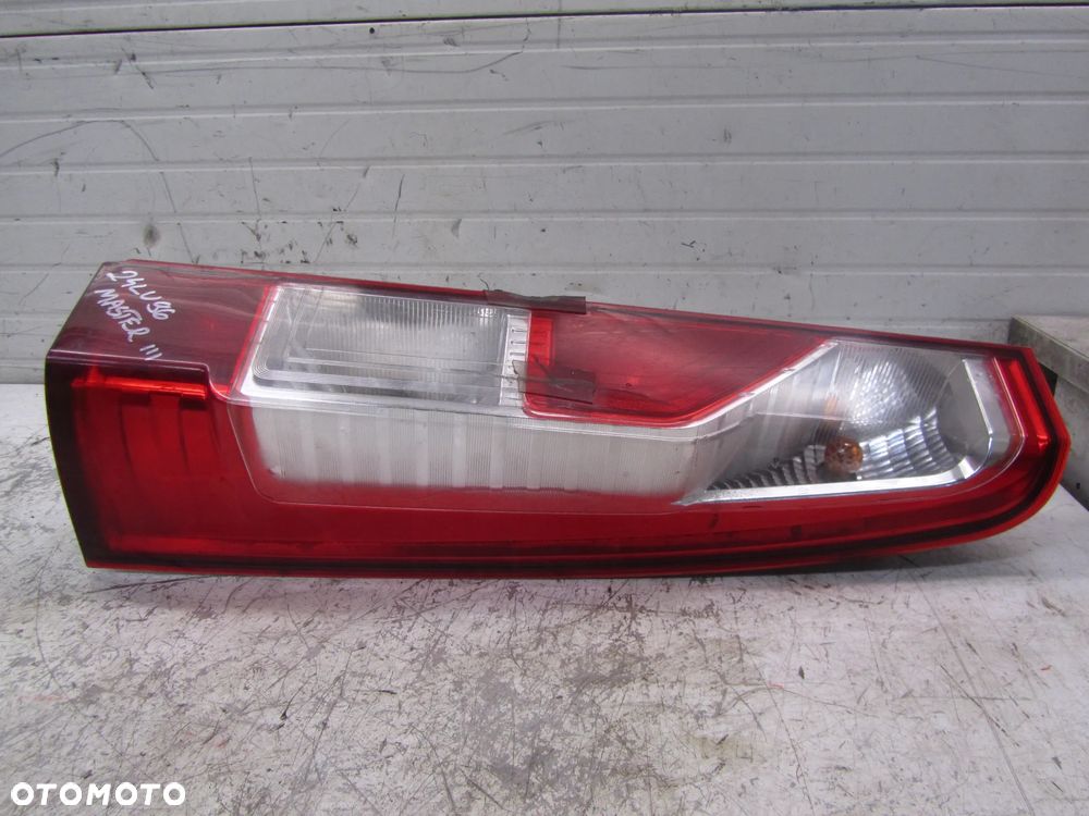 renault master III lampa prawy tył - 2