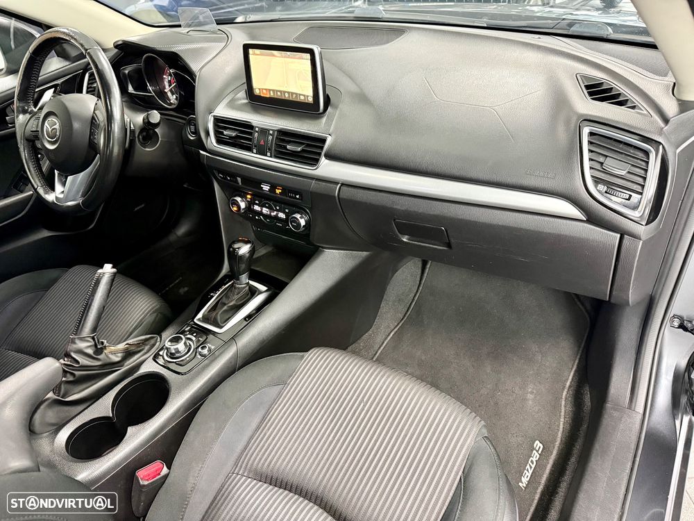 Mazda 3 Hatchback - 8