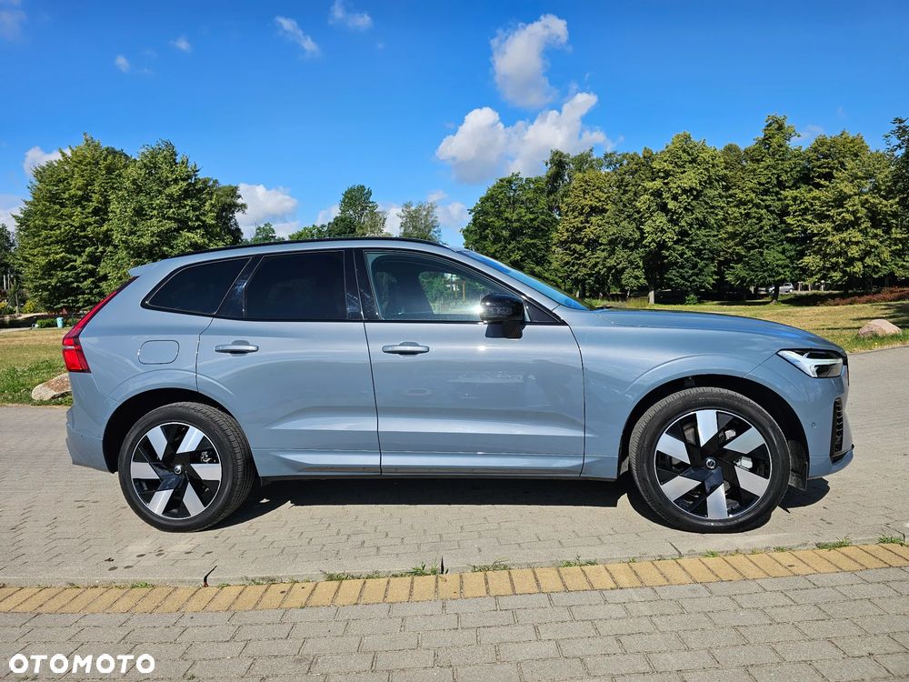 Volvo XC 60 T8 AWD Recharge Plus Black Edition - 4