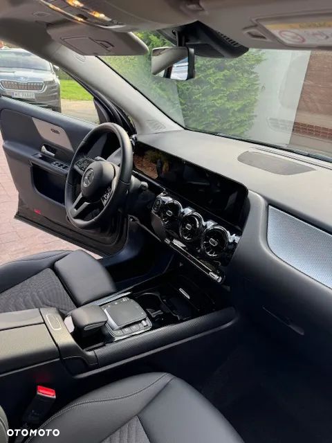 Mercedes-Benz GLA 180 d 8G-DCT - 18