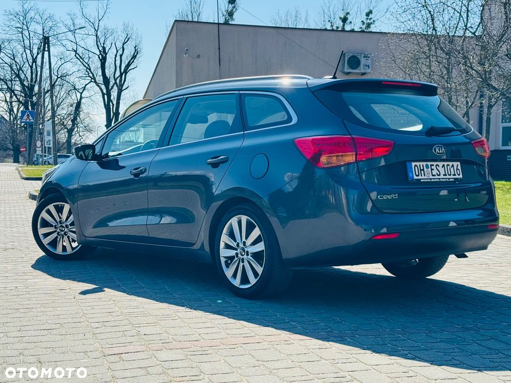 Kia Ceed 1.6 CRDi 128 ISG Platinum Edition - 3