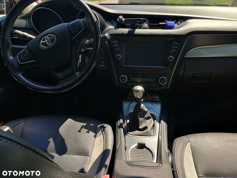 Toyota Avensis 1.8 Premium - 7