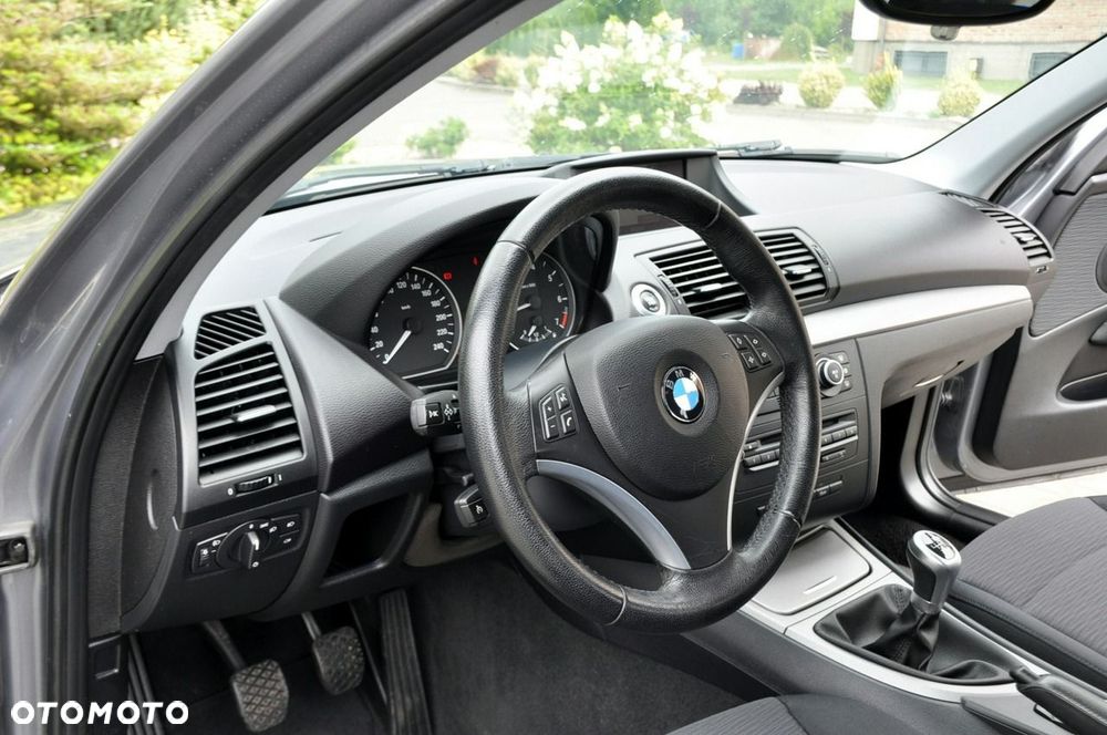 BMW Seria 1 - 22