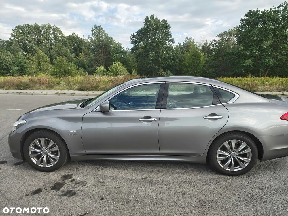 Infiniti M M35h GT - 1