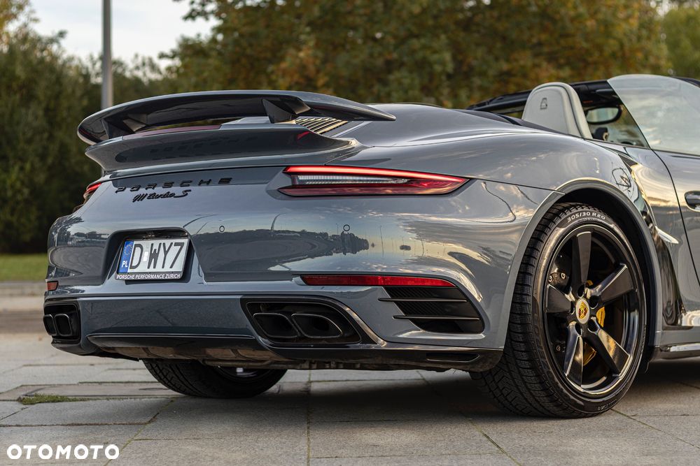 Porsche 911 Turbo S Cabrio - 20