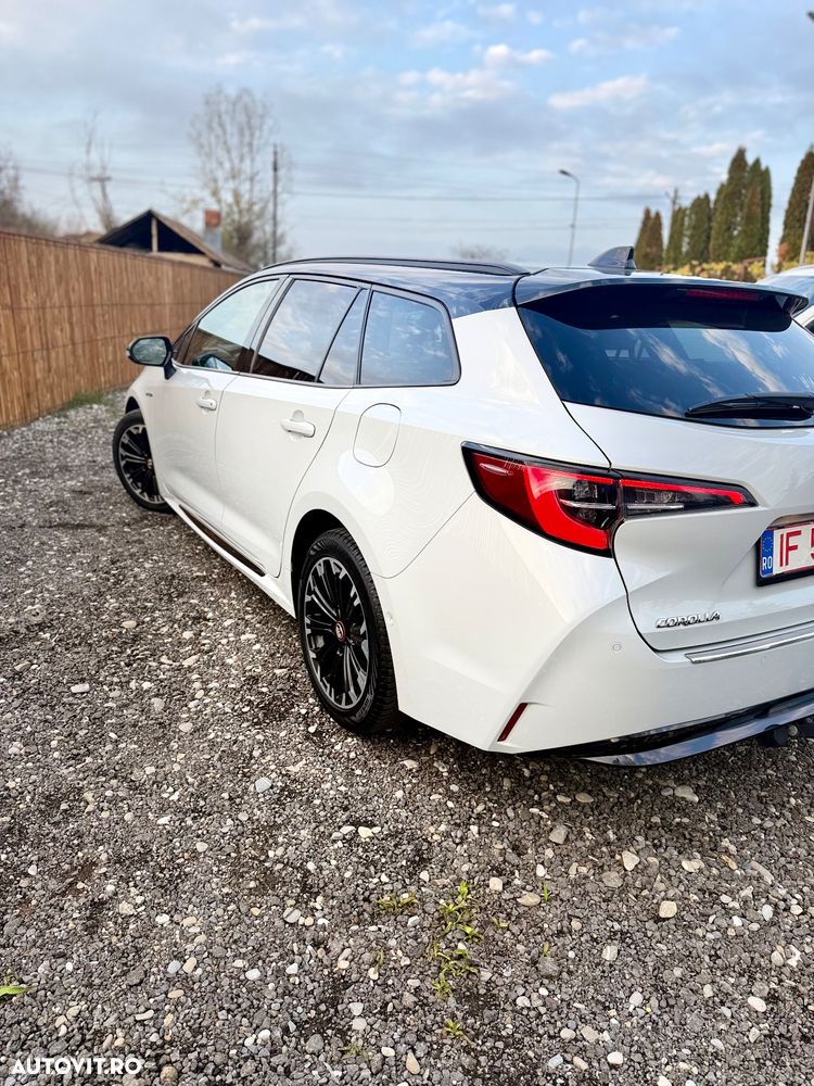 Toyota Corolla 1.8 HSD Dynamic GR Sport - 4