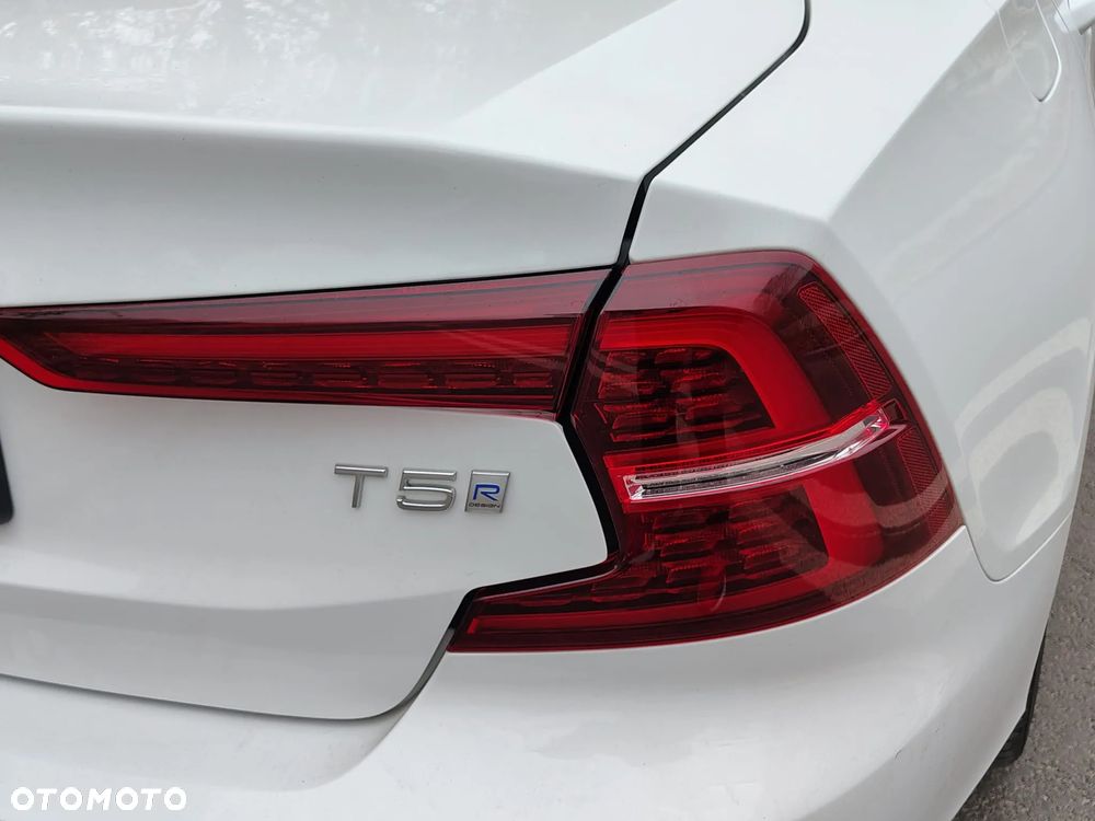 Volvo S60 T4 R-Design - 33