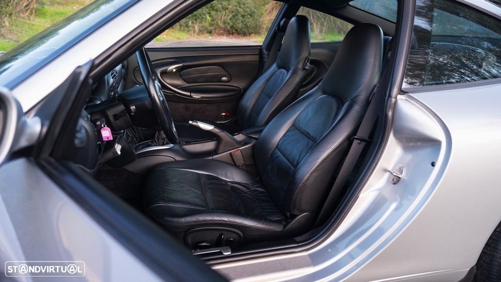 Porsche 911 (996) Carrera 4 Coupé - 6