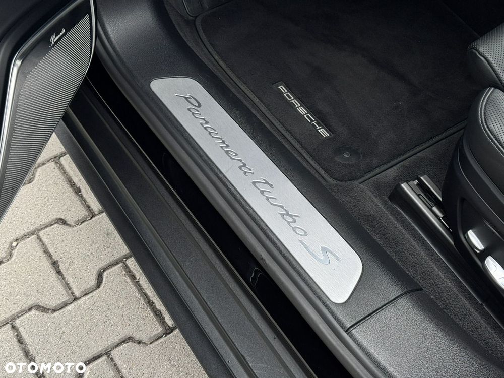 Porsche Panamera Turbo S - 21