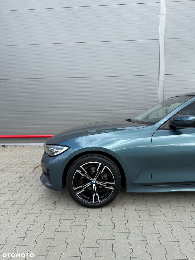 BMW Seria 3 318d - 17