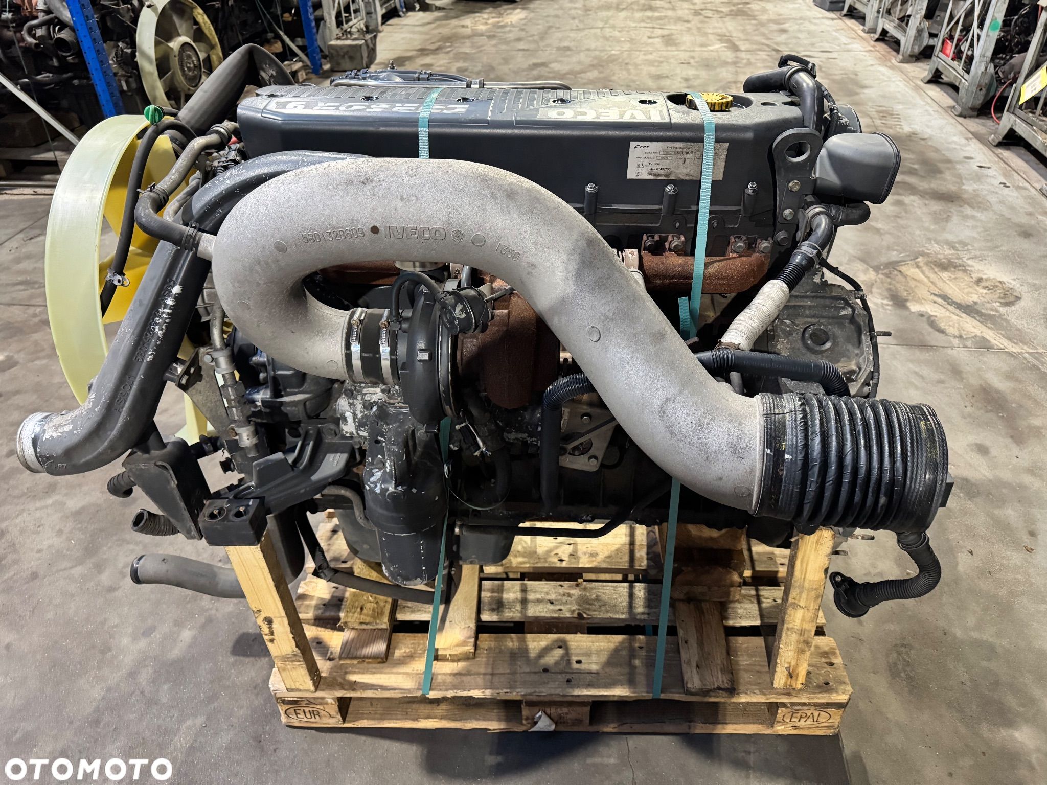 Kompletny silnik Iveco Cursor 9 F2CFE611 Euro 6 - 1
