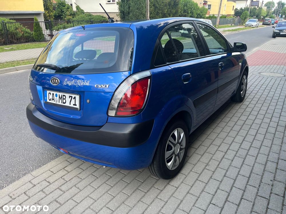 Kia Rio - 4