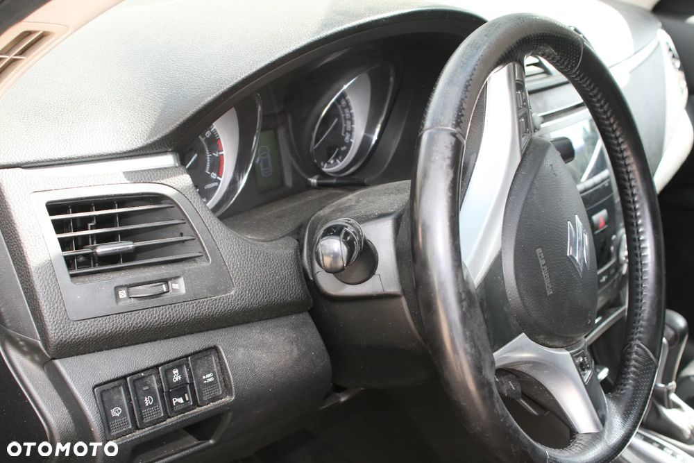 Suzuki Kizashi 2.4 Sport 4WD CVT - 18