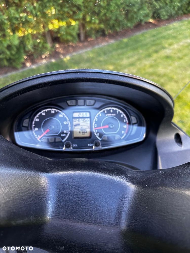 Suzuki Burgman - 6