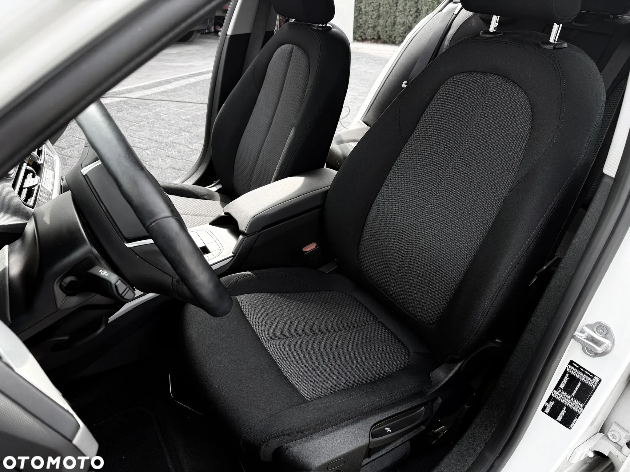 BMW Seria 1 120i Advantage - 28