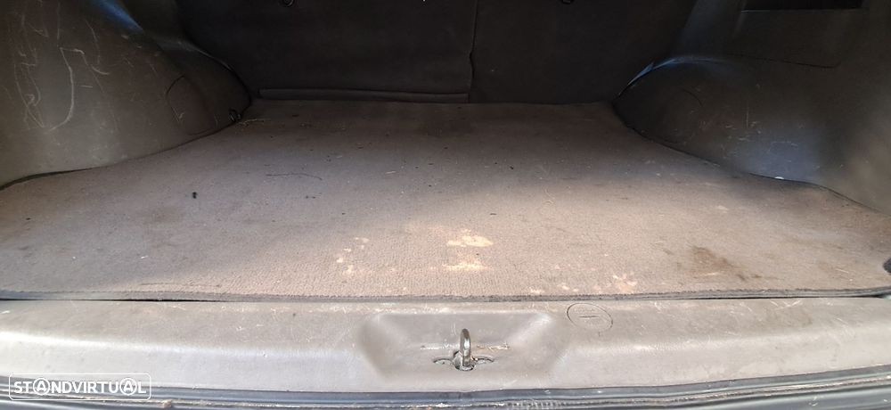 Hyundai Santa Fe 2.0 CRDi Family 4WD - 12