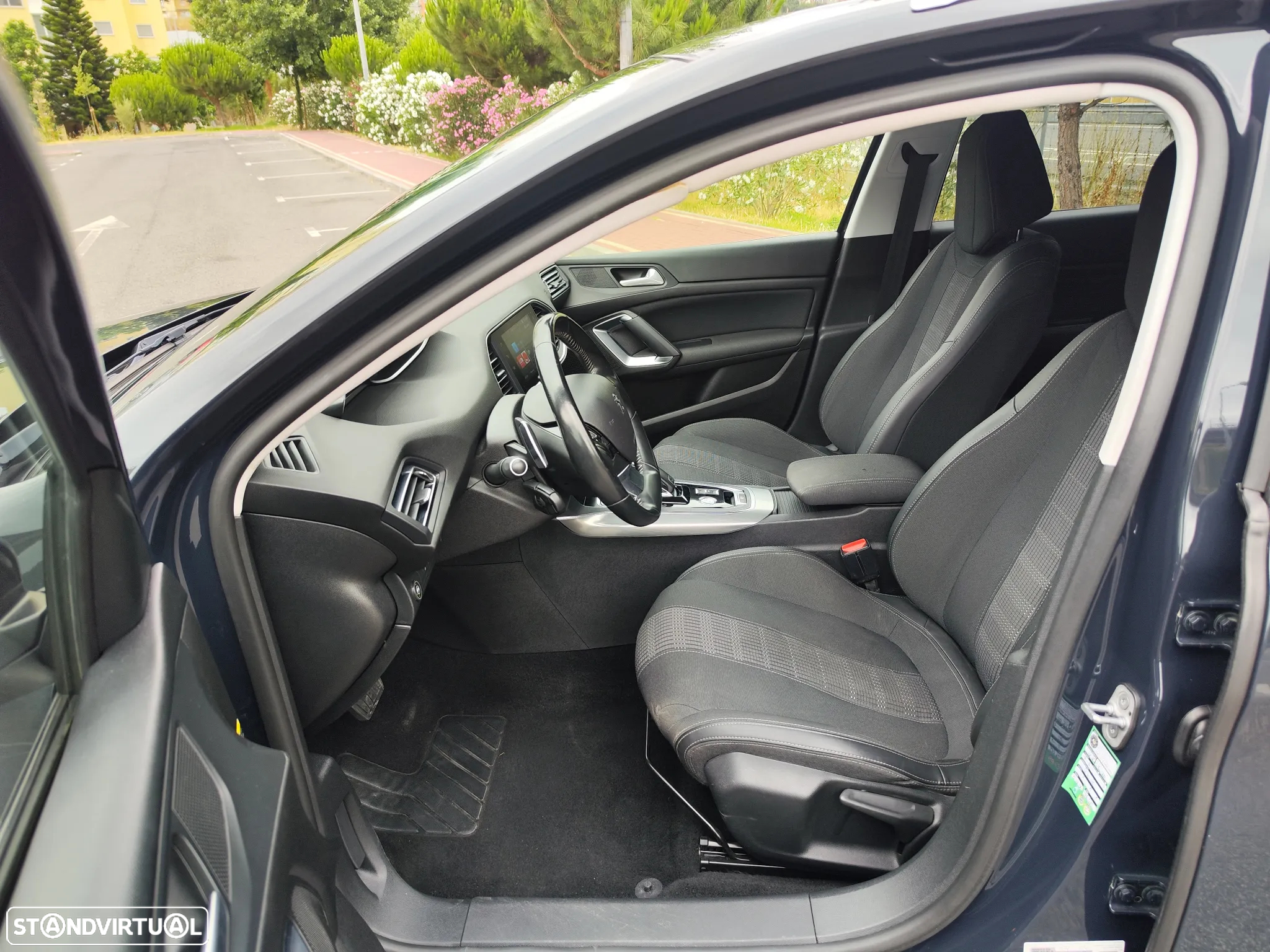 Peugeot 308 SW 1.2 PureTech Allure Full LED EAT8 - 14