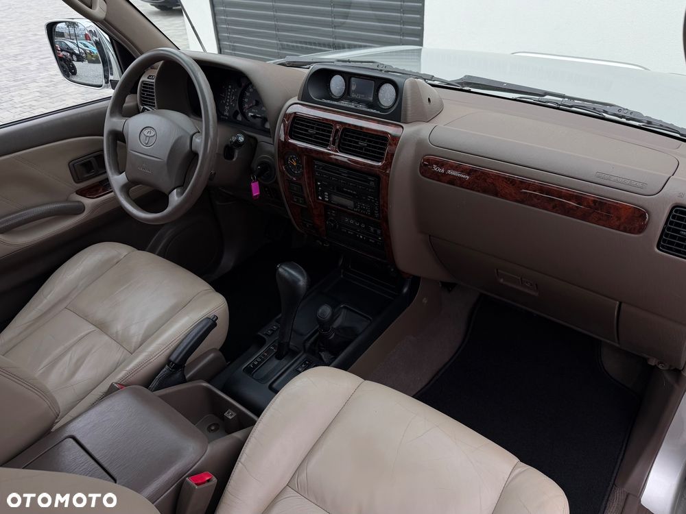 Toyota Land Cruiser - 29