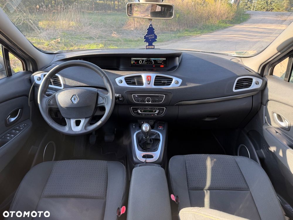 Renault Scenic 1.9 dCi Privilege - 10