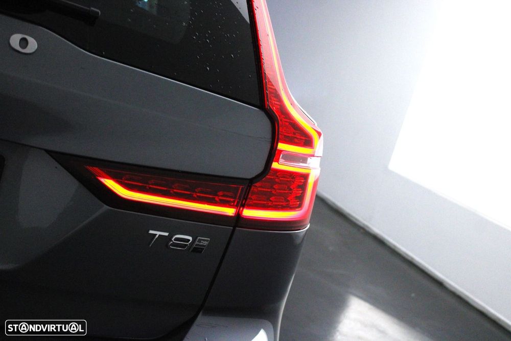 Volvo V60 2.0 T8 AWD TE Momentum - 32
