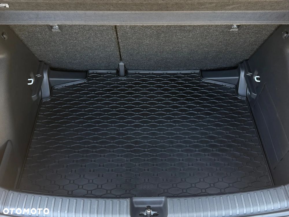 Skoda Fabia 1.0 TSI Monte Carlo DSG - 24