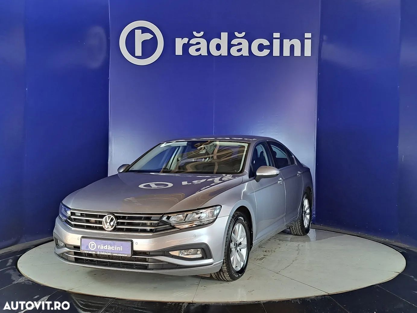 Volkswagen Passat - 1