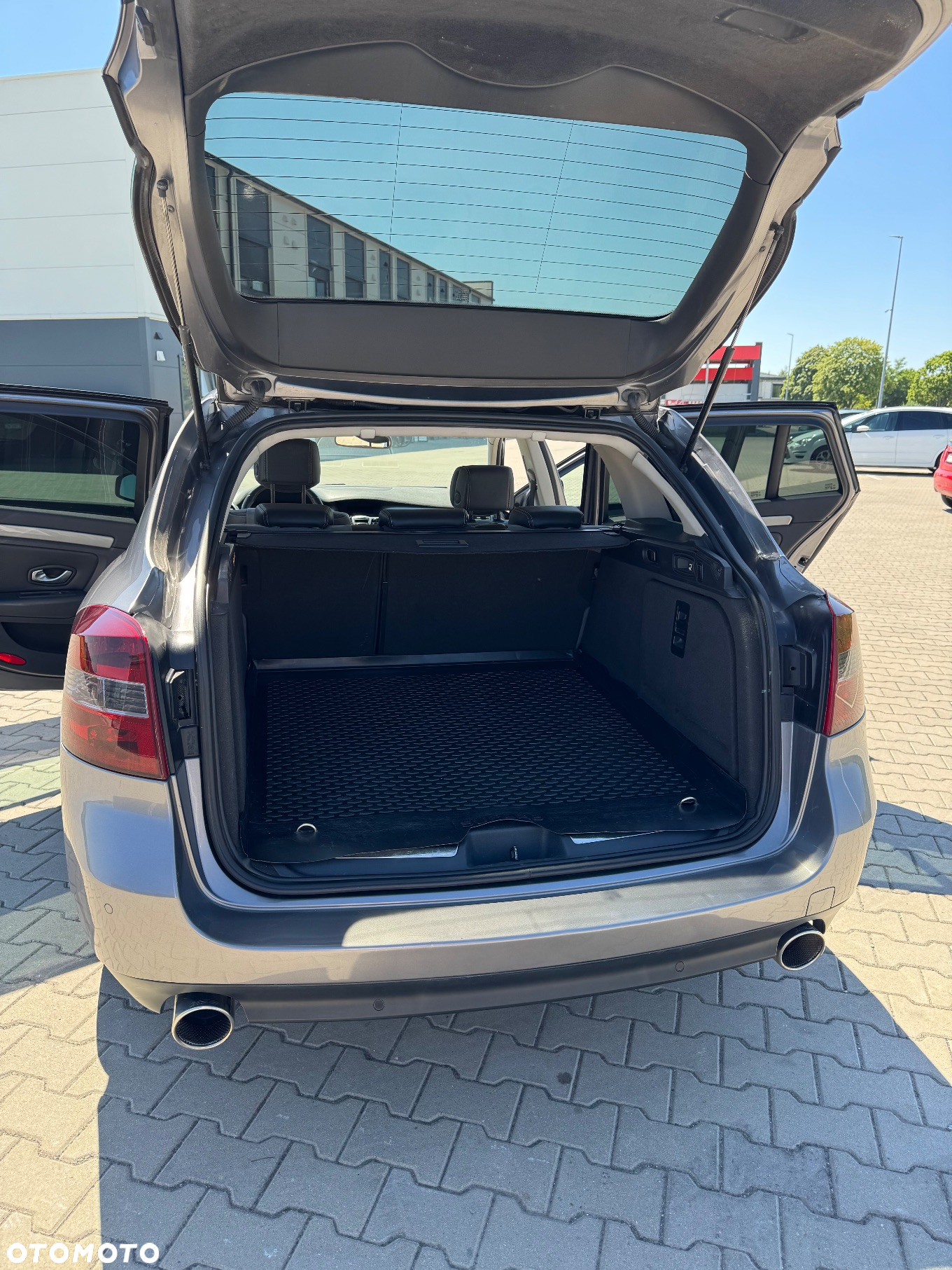 Renault Laguna 2.0 dCi GT - 9