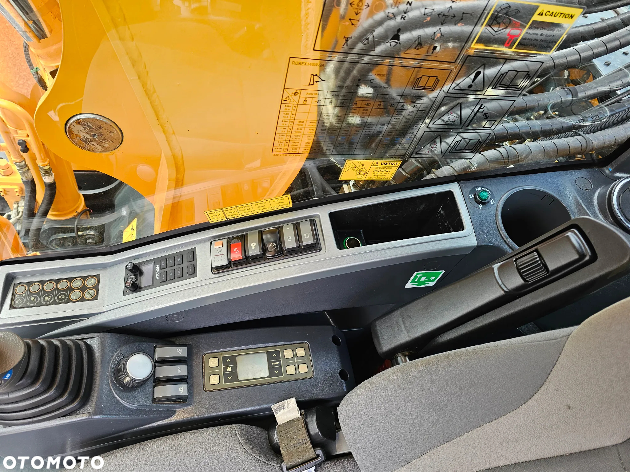 Hyundai 140 W 9 A - 27
