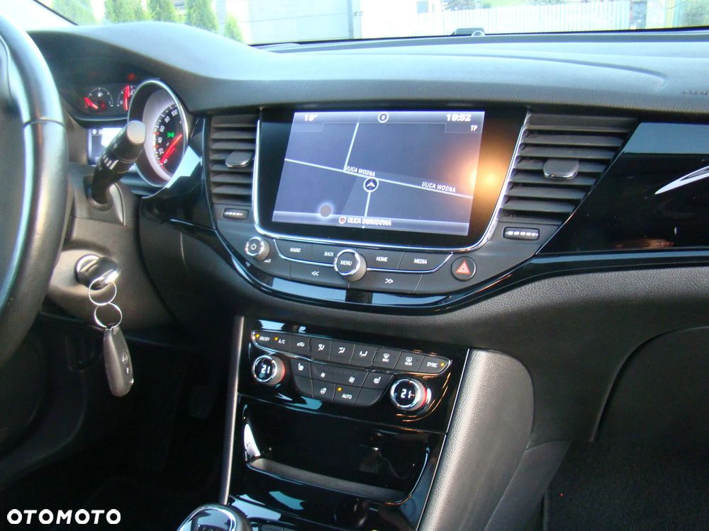 Opel Astra 1.4 Turbo Dynamic - 32