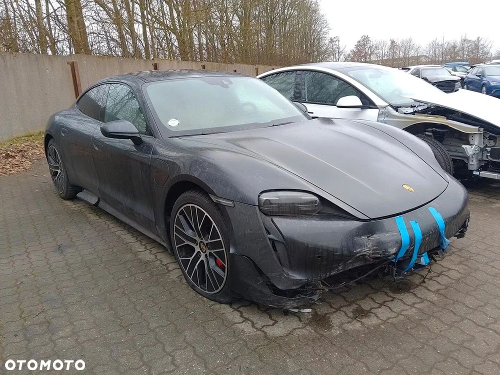 Porsche Taycan - 1