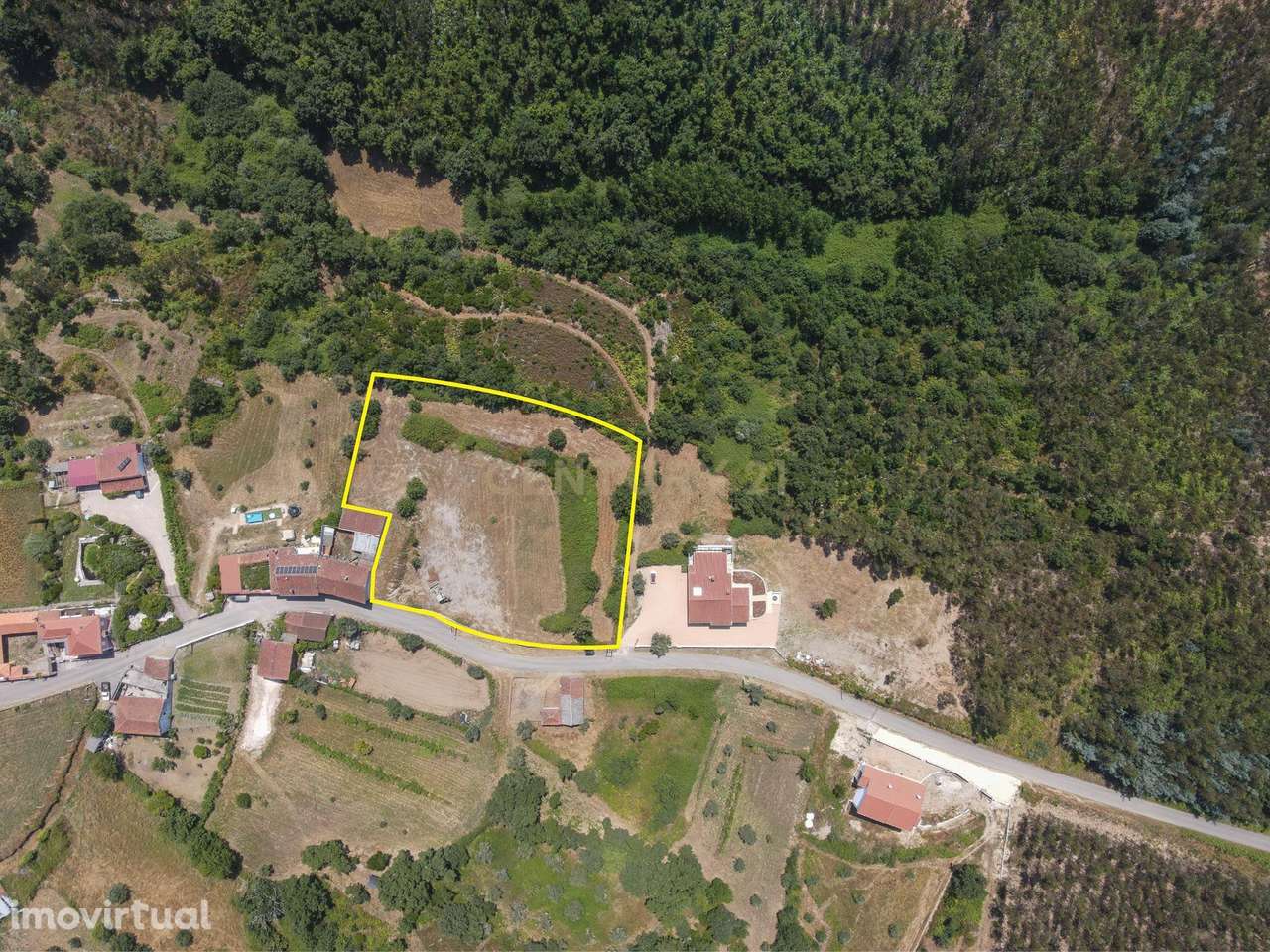 Lote para construção - Localização Tranquila - Grande imagem: 2/4