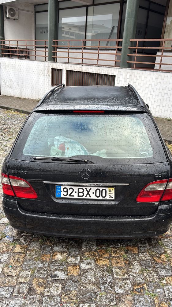 Mercedes-Benz Classe E 270 — fotografia 17