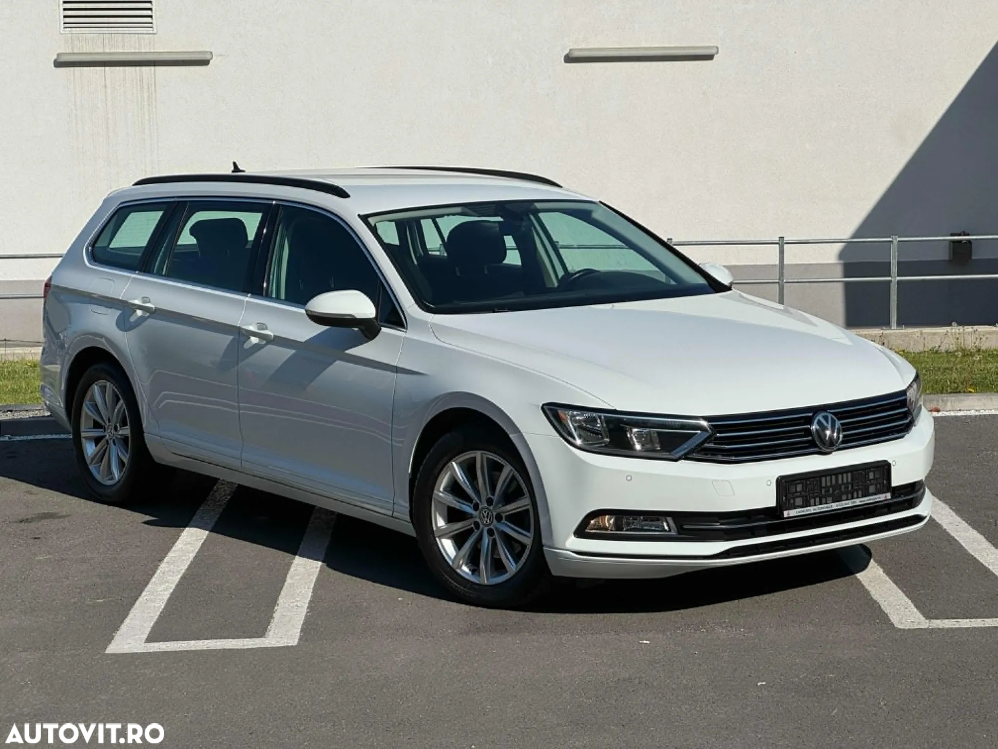 Volkswagen Passat Variant 1.6 TDI SCR DSG Business - 3
