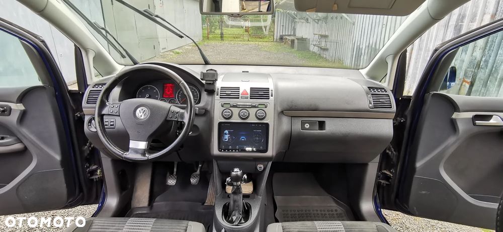 Volkswagen Touran 2.0 TDI Highline - 11
