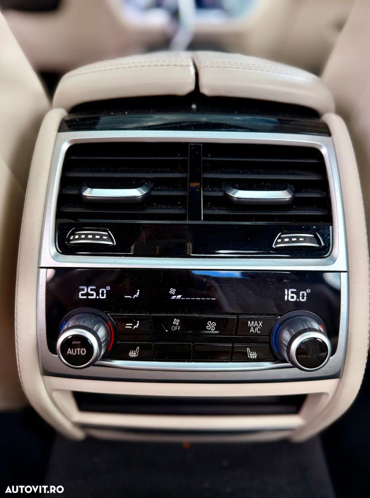 BMW Seria 7 745e - 12