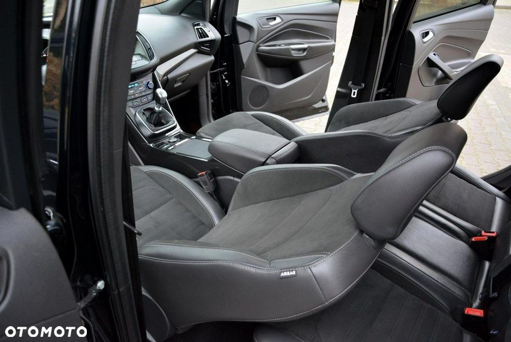 Ford Kuga 1.5 EcoBoost 2x4 ST-Line - 22