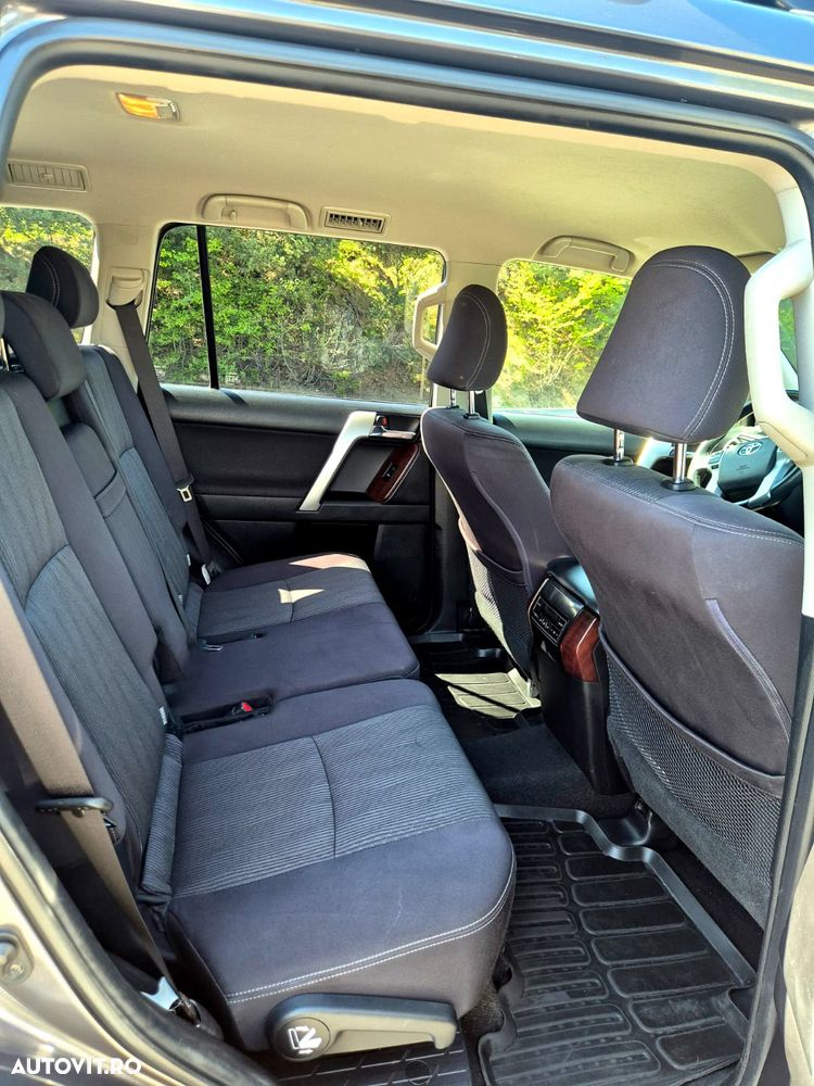 Toyota Land Cruiser 2.8l Turbo D-4D A/T AVS Luxury - 8