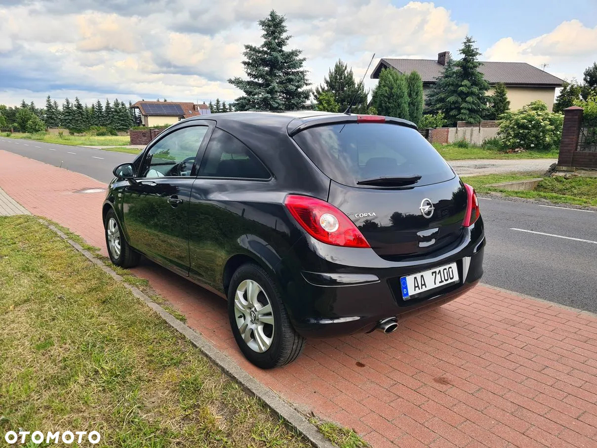 Opel Corsa 1.4 16V Cosmo - 15