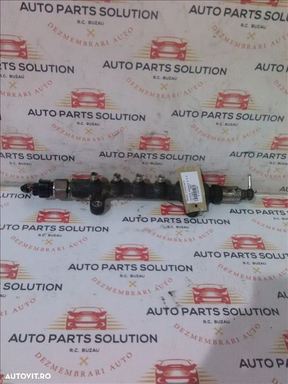 rampa injectoare toyota avensis 2.2 d an fabr. 2007 - 1