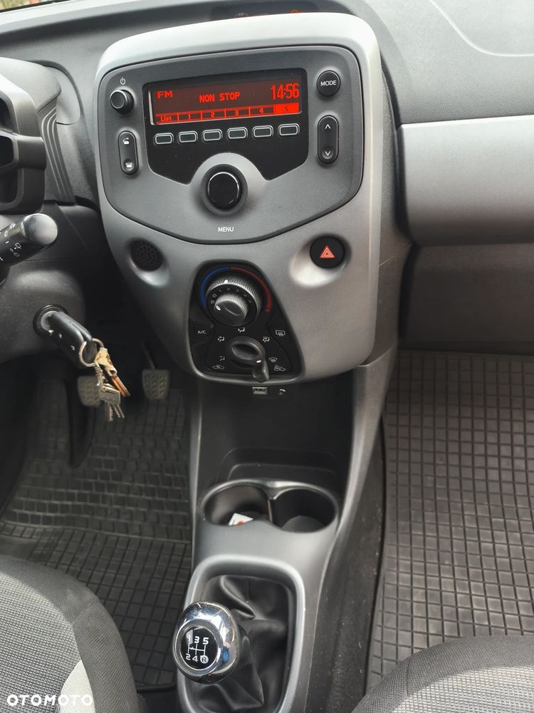 Toyota Aygo x-play - 9