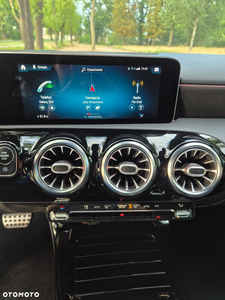 Mercedes-Benz Klasa A 220 4Matic 7G-DCT AMG Line - 14