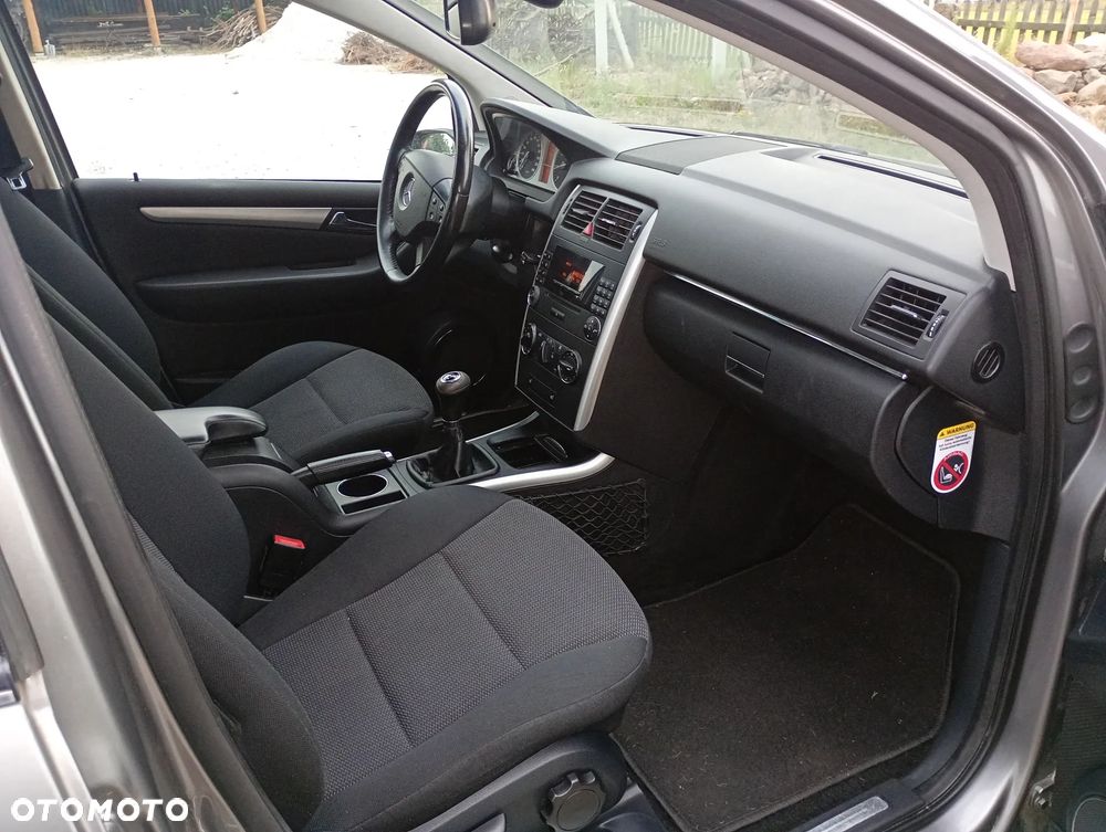 Mercedes-Benz Klasa B 150 Special Edition - 25