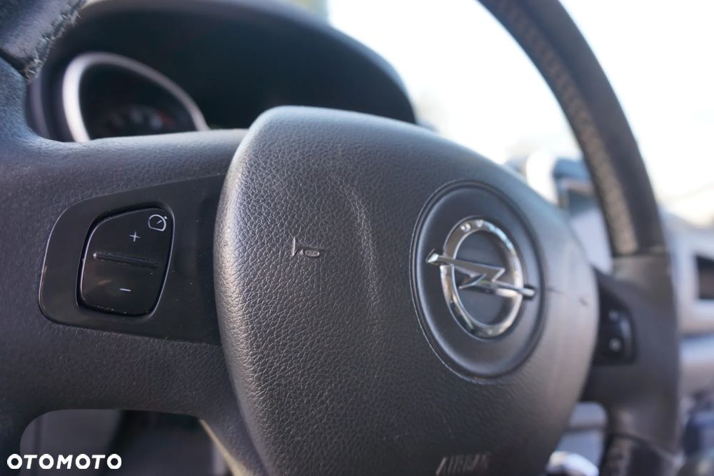 Opel Vivaro - 27