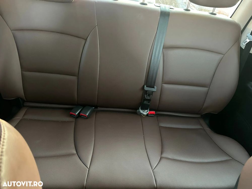 Hyundai H-1 Starex - 8