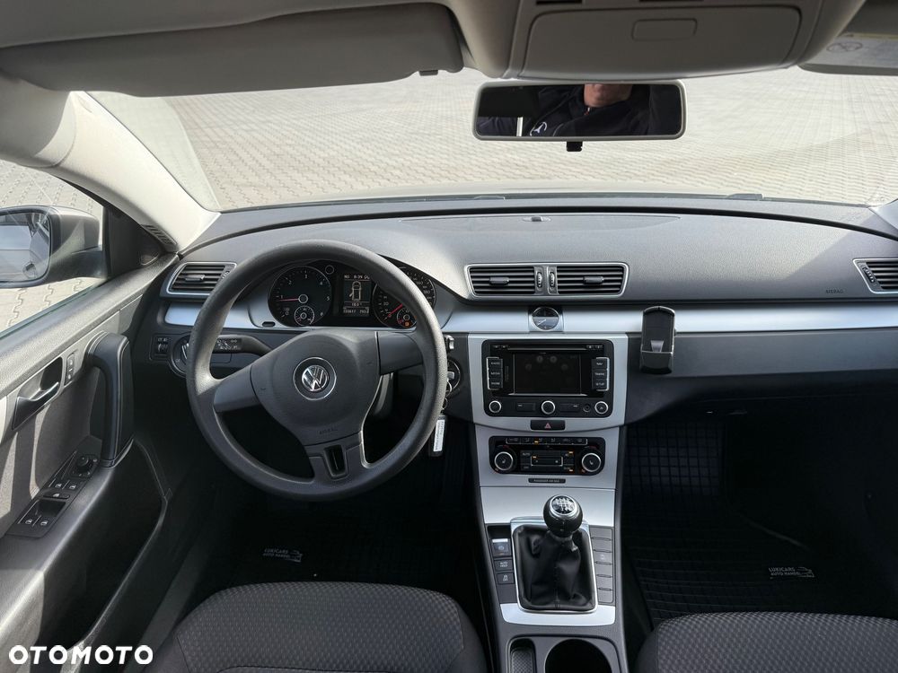 Volkswagen Passat 2.0 Blue TDI SCR Comfortline - 17